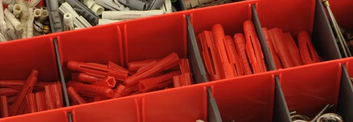 Sortimentskasten mit Dübeln